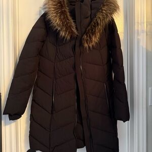 Elegant Black Fur-Trimmed Puffer Coat